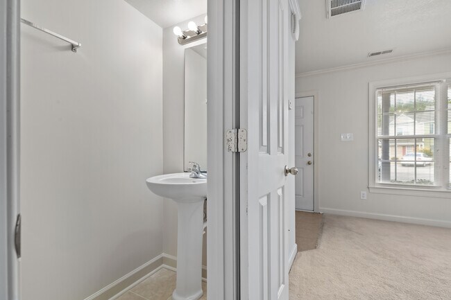 Building Photo - 403 Springwood Dr