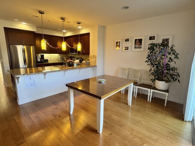 Building Photo - 579 Santa Rosalia Terrace