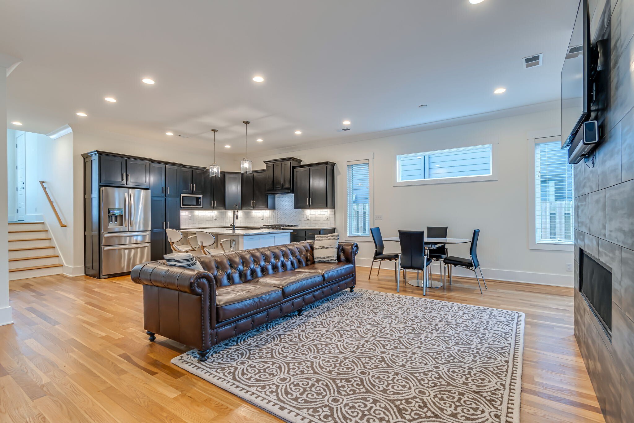 Building Photo - 1611B Cahal Ave