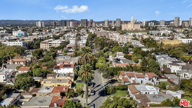 Building Photo - 2038 Malcolm Ave