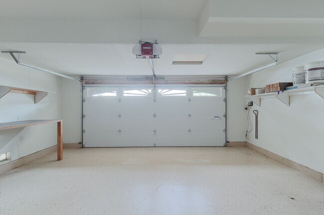 Building Photo - 3 Bedroom 2.5 Bathroom | Spacious Corner Lot Home | Ventura Brock Hills| Ventura