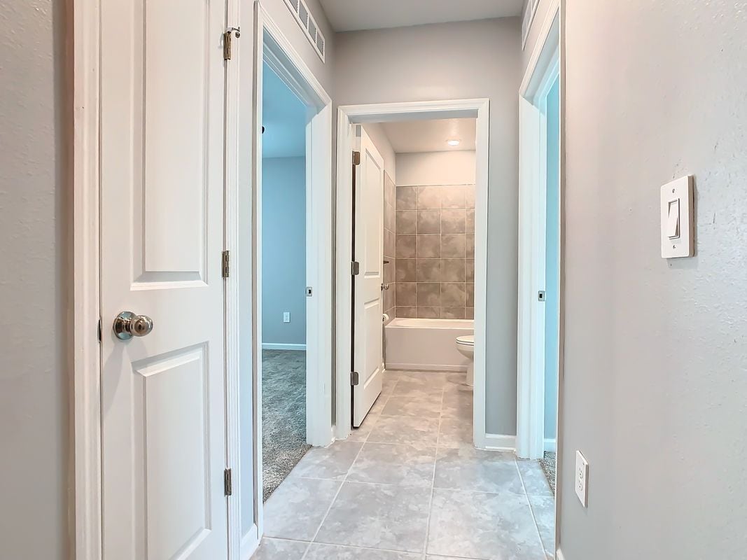 Building Photo - 1033 Holden Wy