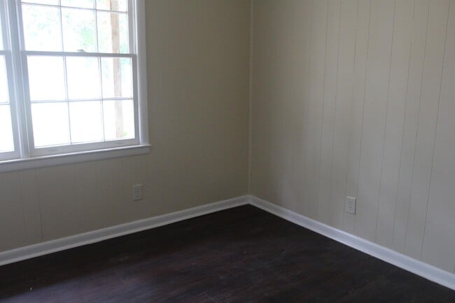 Building Photo - 135 Miller St NW