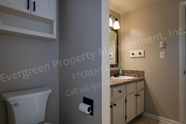 Building Photo - 661 Hanna St