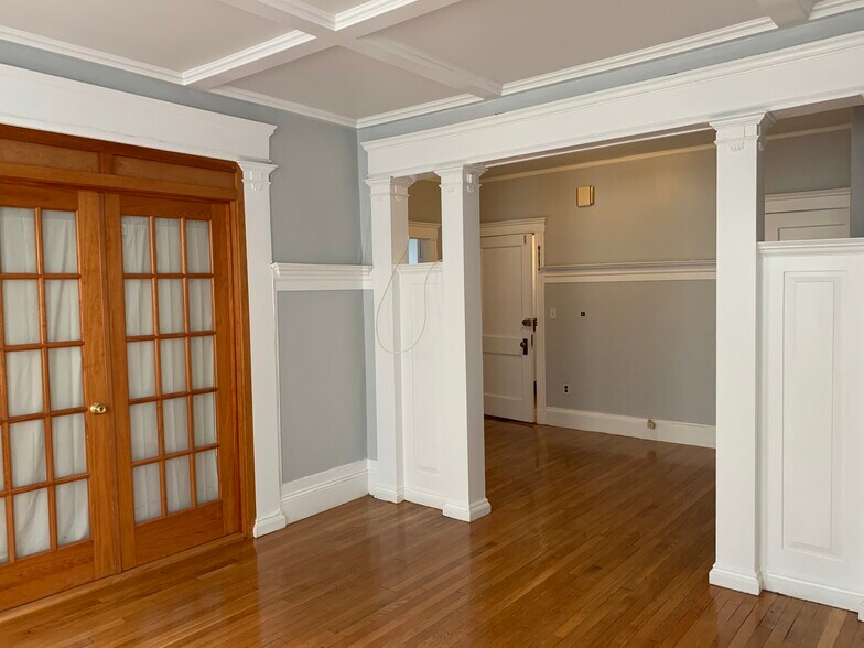 Building Photo - 205 Rawson Rd