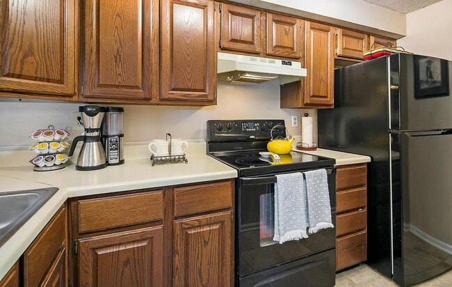 Building Photo - Well maintained condo in established Frederick neighborhood available mid April!