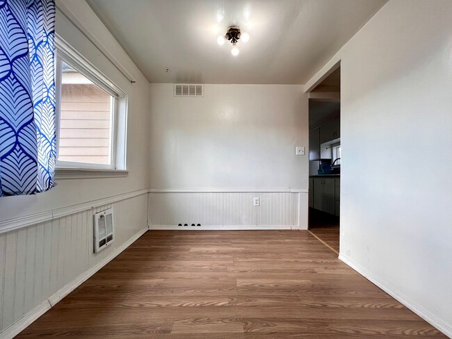 Building Photo - Non-Refundable & Security Deposit Total: $950.00