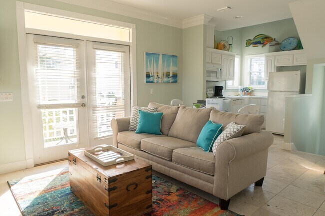 Building Photo - 223 Paradise by the Sea Blvd