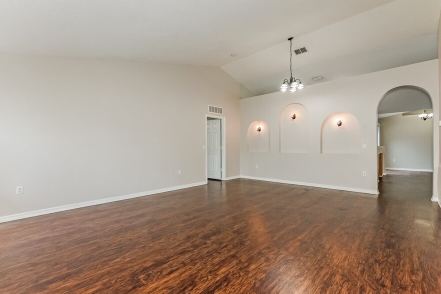 Building Photo - 436 Fish Hawk Dr