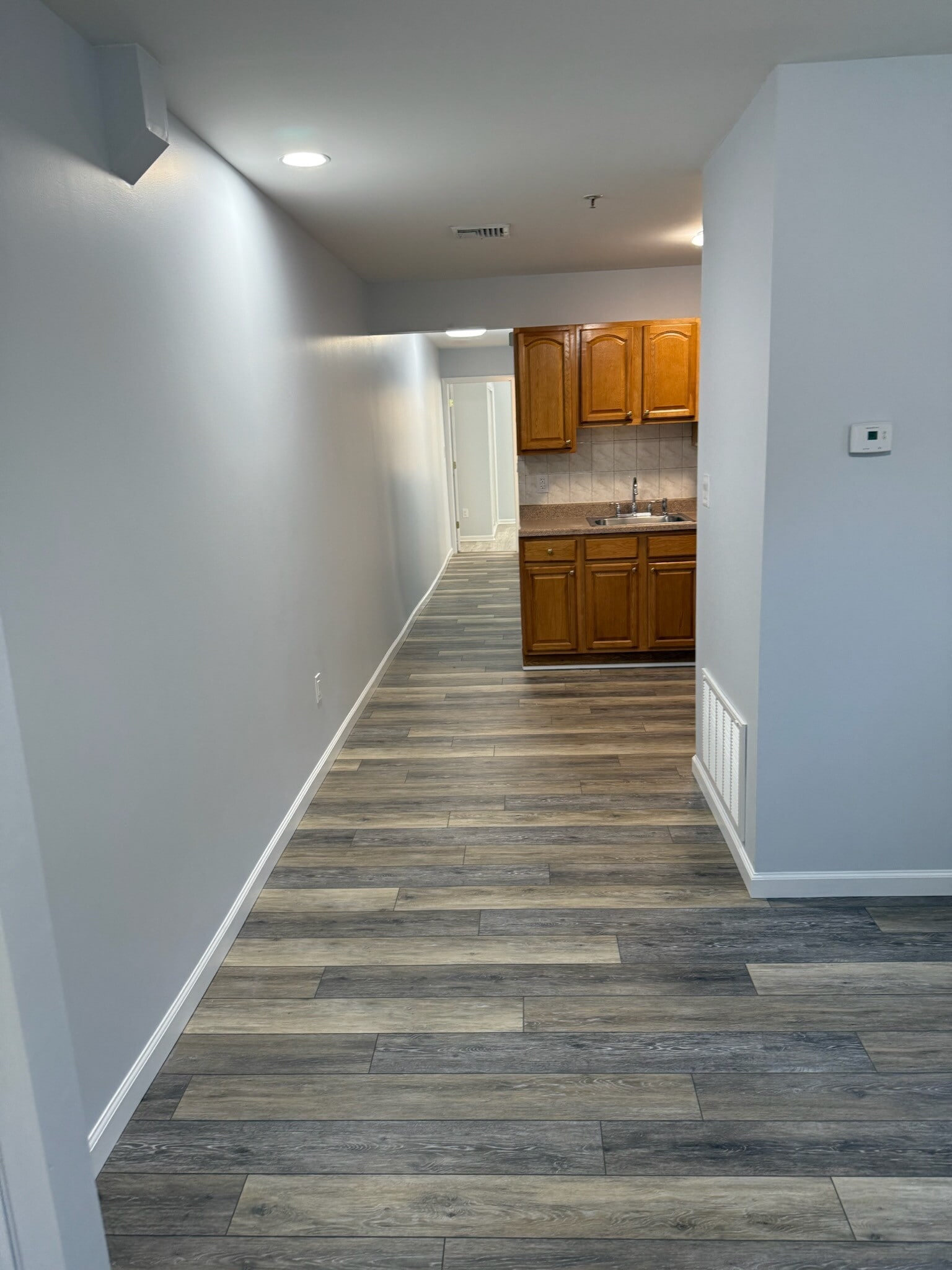 Building Photo - 182 Cliff St