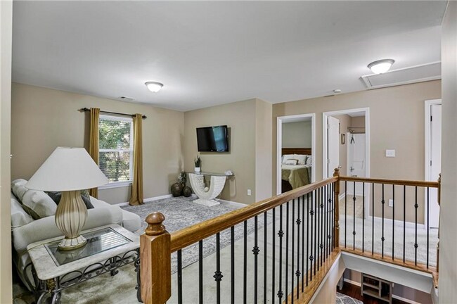 Building Photo - 611 Crosswinds Cir