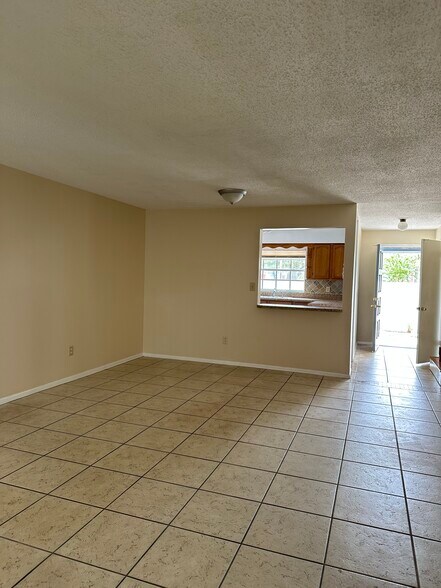 Building Photo - 10035 N 53rd St