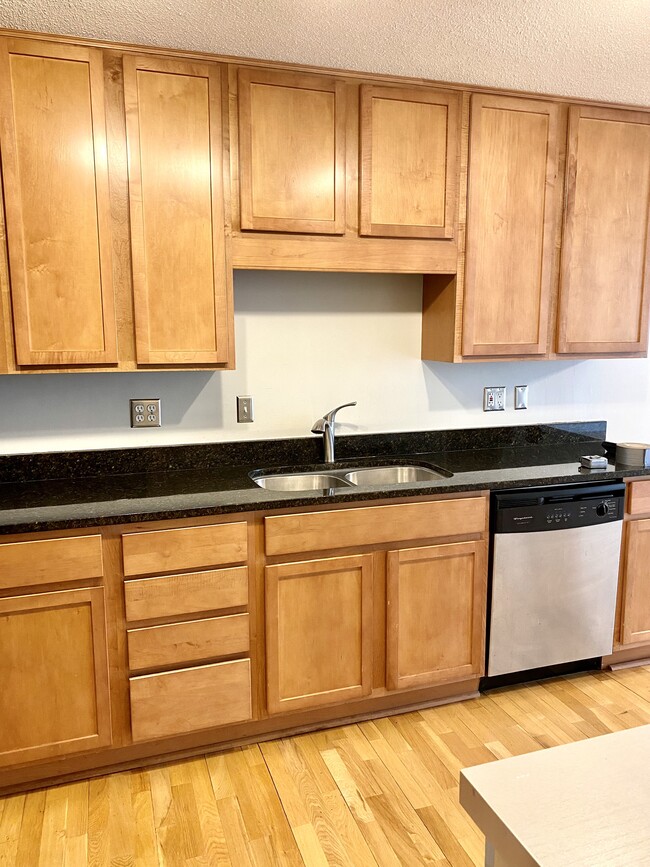Kitchen - 3150 Excelsior Blvd