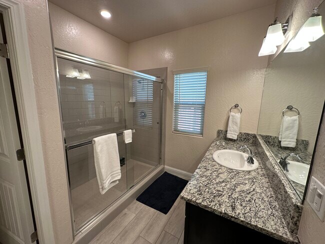 Building Photo - 2419 W Heather Ln