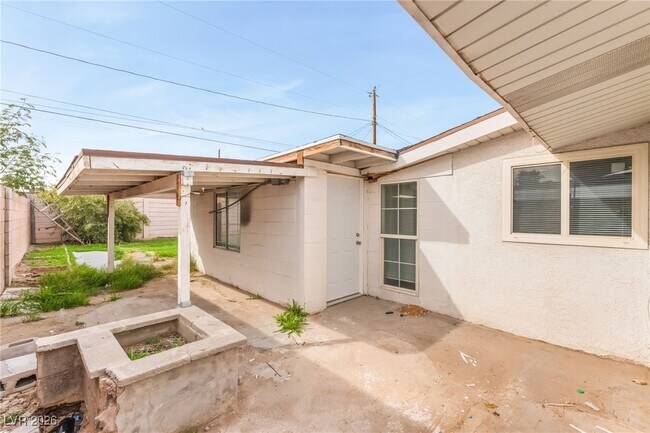 Building Photo - 1109 Tumbleweed Ave