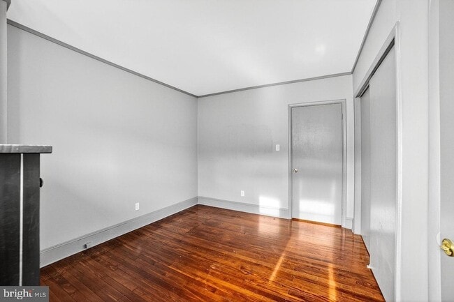 Building Photo - 18 Myrtle Ave