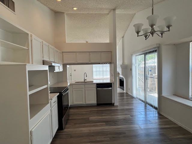 Building Photo - Heritage Park Updated 3 Bedroom **Zero Sec...