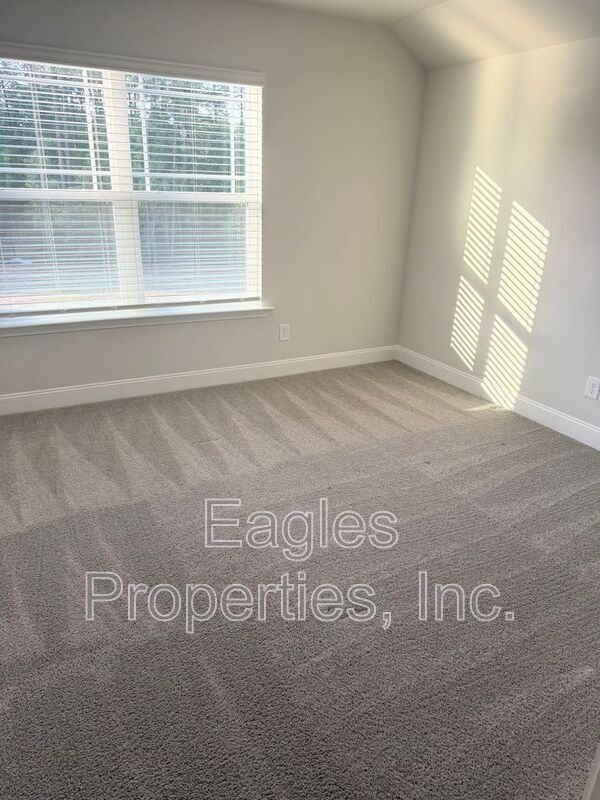 Building Photo - 208 Bay Hill Dr