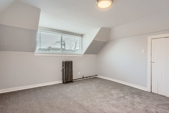 Building Photo - 7449 S Vernon Ave