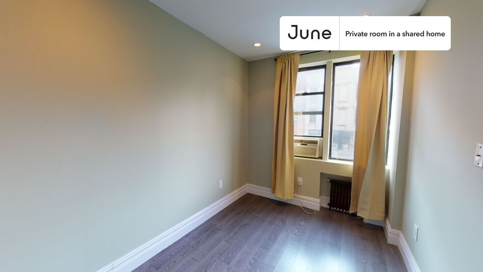 Building Photo - Private bedroom in 3 bed/2 bath Home