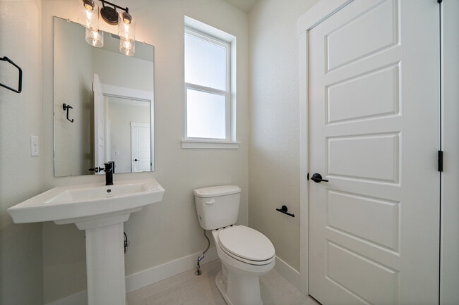 Building Photo - 10882 Lyric St