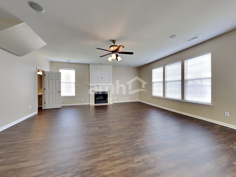 Building Photo - 310 Sabal Palmetto Ct