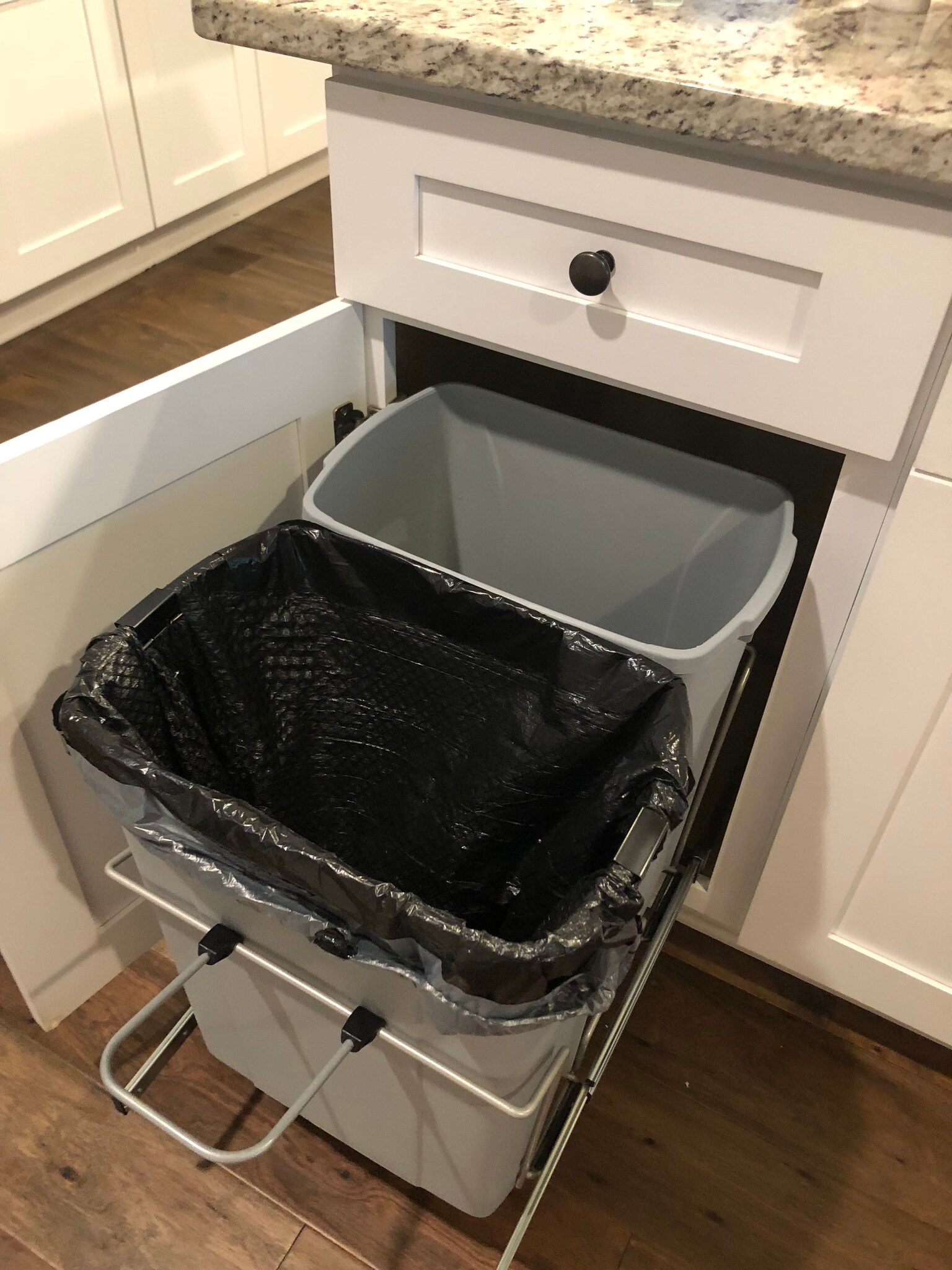 Built in trash - 192 Towns Walk Dr