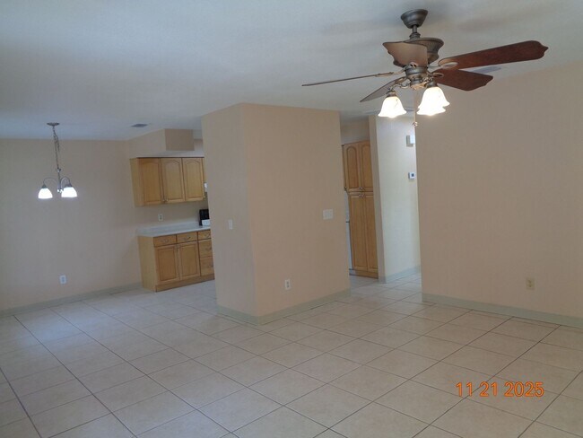 Building Photo - VERY WELL MAINTAINED FLORIDA SHORES 2BR 1BA DUPLEX FOR RENT