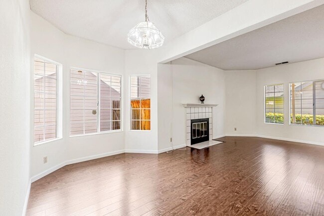 Building Photo - 39737 Potrero Dr