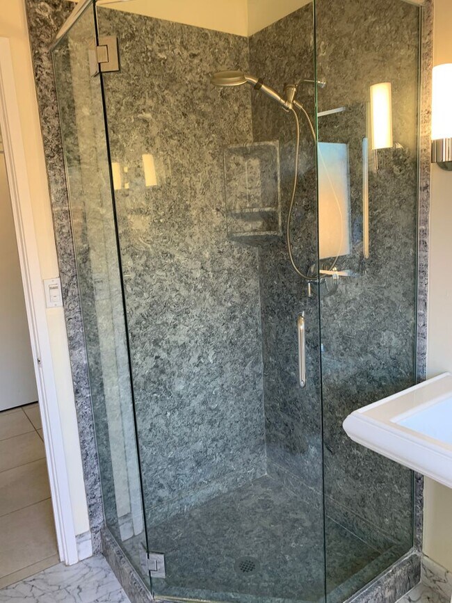 Building Photo - BEST VALUE IN PA!!  Charming Eichler, Midtown location, GREAT PA schools, EASY commute!