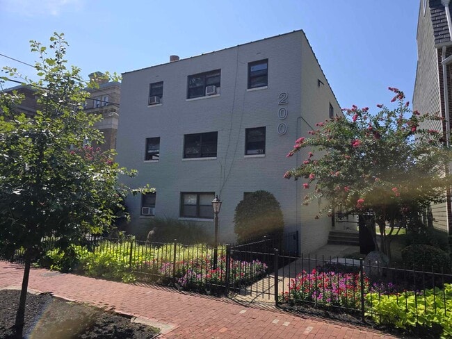 Interior Photo - 200 P ST NW