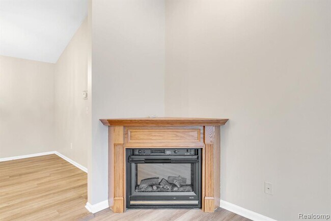 Building Photo - 8208 Chesapeake Cir