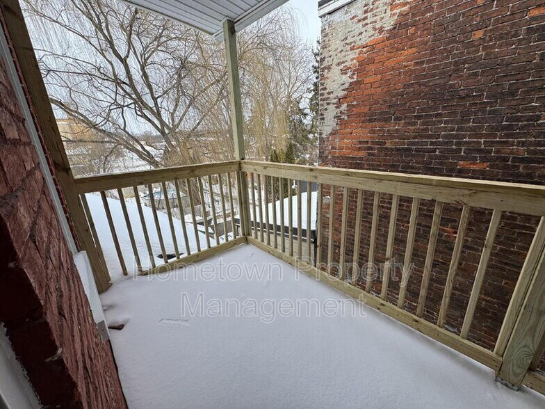 Building Photo - 1109 E Philadelphia St