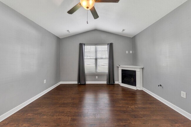 Building Photo - One-Level-Living near Vinton