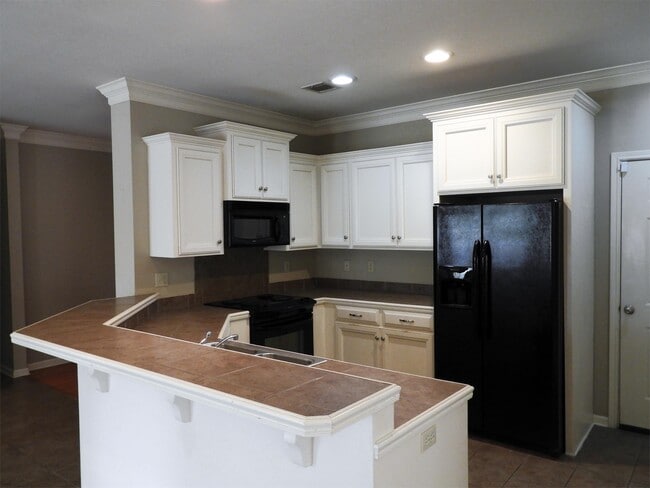 Building Photo - 124 St Fabian Dr