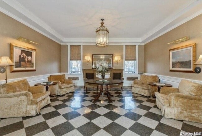 Building Photo - 111 7th St