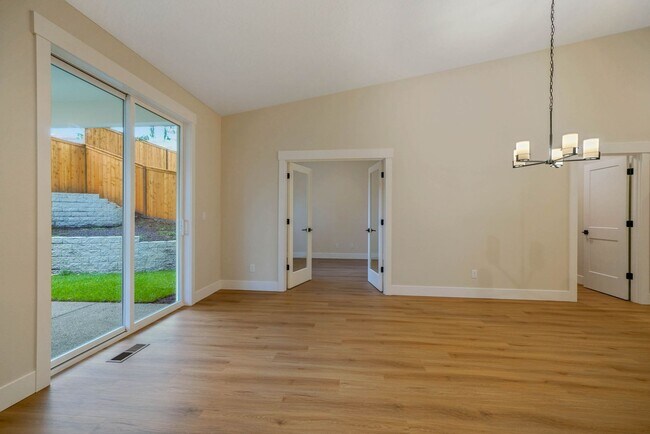 Building Photo - 3Bd/2Ba Single Story Home - Available Soon!