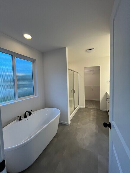 Building Photo - 12130 Bay Heights Pl