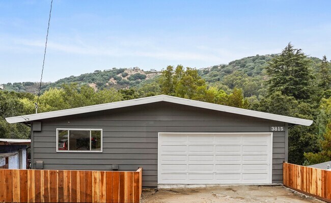 Primary Photo - 3815 Delmont Ave