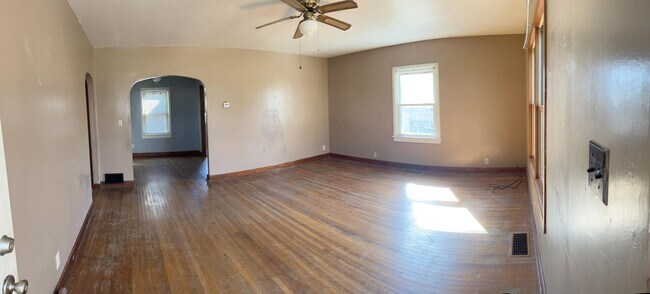 Building Photo - 309 E Pine St