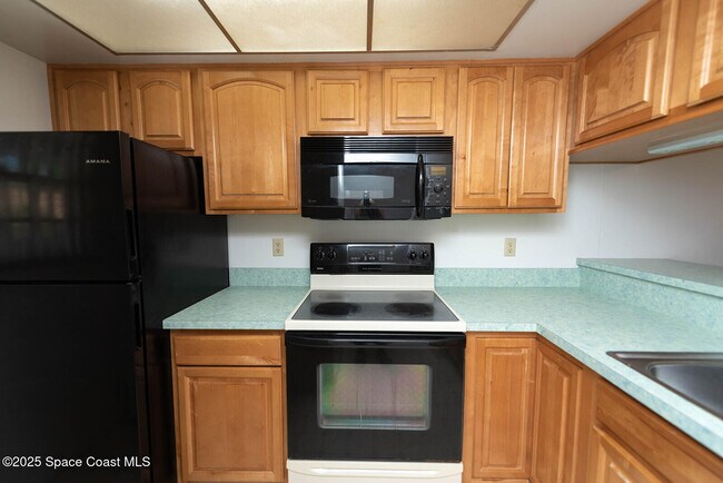 Building Photo - 3059 Sir Hamilton Cir