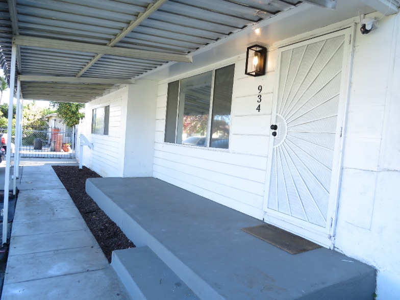 Primary Photo - 934 Plaza Serena