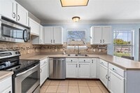 Building Photo - 220 Wegstrom St