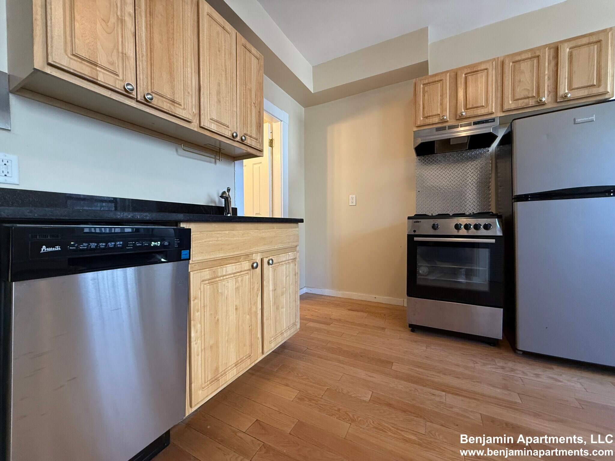 Building Photo - 232 Cambridge St