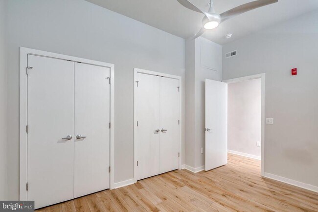 Building Photo - 412 S 13th St