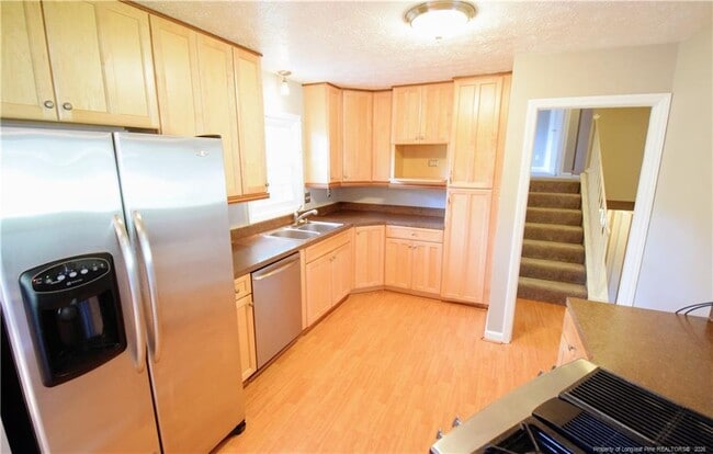 Building Photo - 211 Livermore Dr