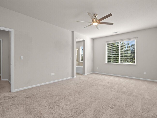 Building Photo - Move in Ready in the Heart of Reno