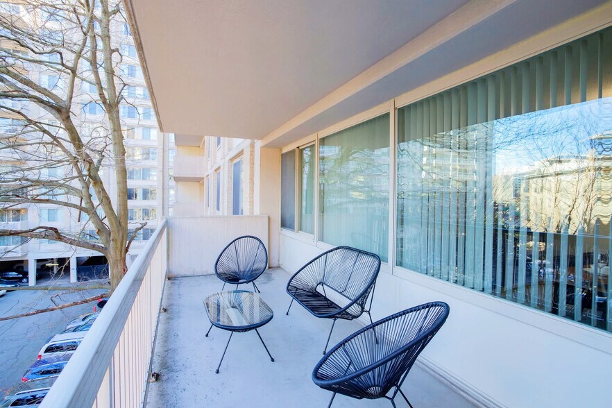 Building Photo - 1600 S Eads St