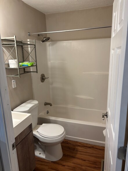 Building Photo - 235 Hillside Rd