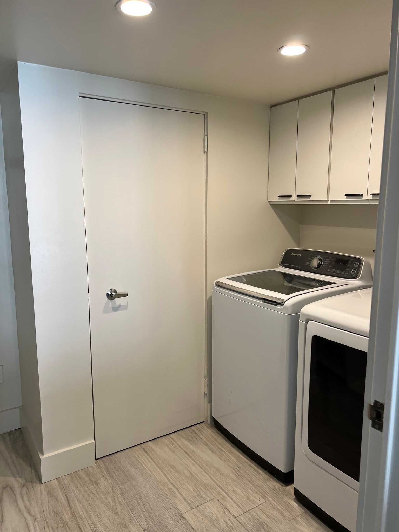 Building Photo - 10790 Wilshire Blvd